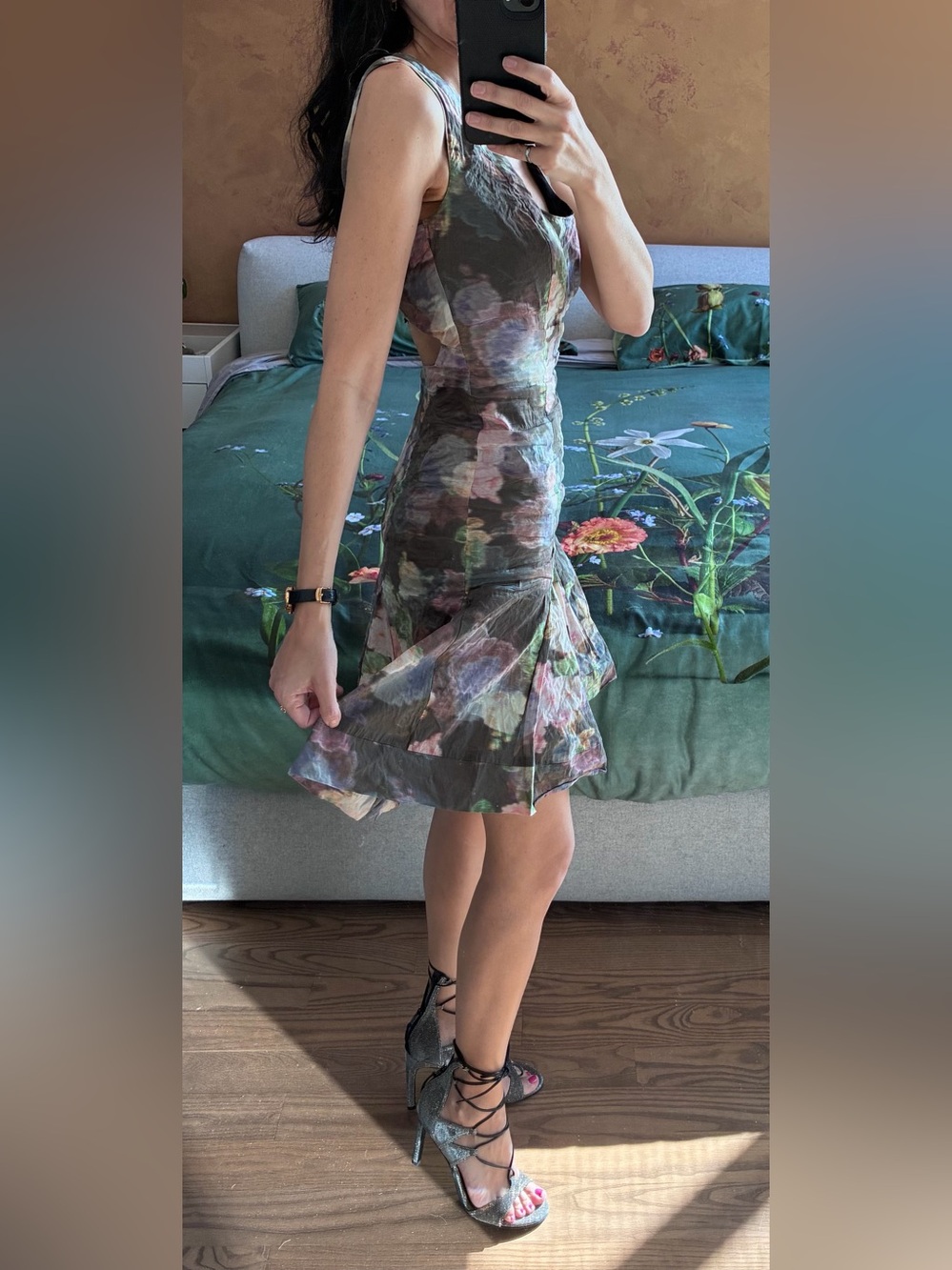 Nicole Miller Sexy Back Floral Cutout Mini in Multi-Tone Floral